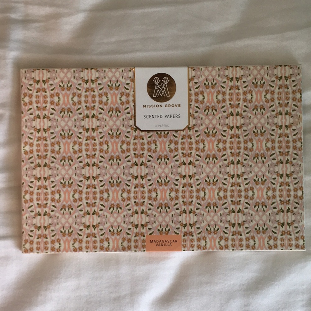 Anthropologie pack of 6 scented papers